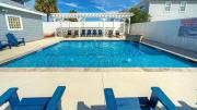 Minutes to the Beach w Pool Sleeps 8 Two Condos: Costa Bahia