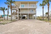 Dream Chaser-Private Pool-Hot Tub-Pets-Directly across from boardwalk to beach