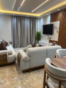 شقة فندقية فاخرة بالمعمورة الشاطىء مول بلازا ترى البحر مكيفة