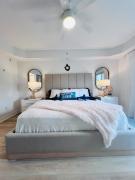 Modern Condo Near Downtown and Beaches with Office