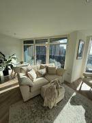 Modern brand new 1-bed apartment in Canning Town