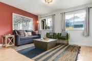 2BR Red Cedar Lodge near Banff with Mountain Views