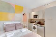Modern air-conditioned studio in Neuilly