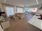 Apartamento con terraza y parking en primera línea