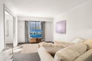 Prime CBD location- Minutes from Darling Harbour & Chinatown with Pool & Gym