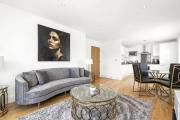 Greenwich Luxe 2-Bed, River Thames Views Near O2 & Canary Wharf