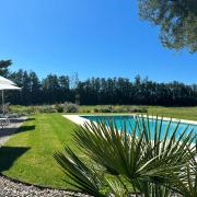 Superbe mas provençal avec piscine dans le Luberon