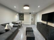 Modern, comfortable flat close to transport hubs