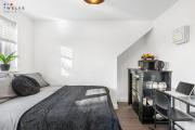 Modern Studio with Separate Private Bathroom and WC 9 - Brixton