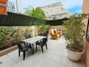 LARGE garden, Shared pool, Perfect location