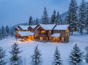 Blue River Escape Hot Tub Views and Game Room