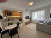 Apto no coração dos Ingleses 150 m da praia C08