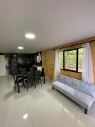 Cabaña en corazón del campo