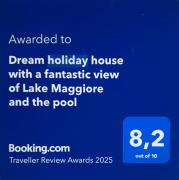 Ferienhaus Patrizia with a fantastic view of Lake Maggiore and the pool