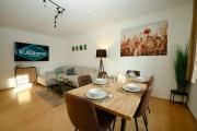 KUELhome - Wunderschöne Wohnung mit Parkplatz & Balkon für 6