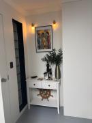 2 bedroom unit in the heart of Surfers Paradise