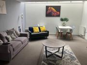 Lancing Apartments - Spacious 2 Bed - Sleeps 6 - Burnham Village