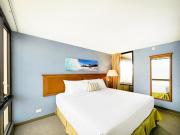 31Fl Ocean and Diamond Head Views 2BR 1BA in Waikiki