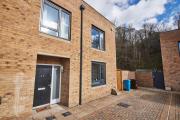 Stylish City Centre house - Parking & Garden