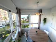 Playa a 2 min, vistas al mar, AC y piscina