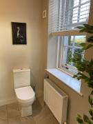 Bright and cozy apartment on Grand Canal Greenway