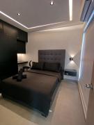 Private Deluxe Penthouse 15th Floor View of Cali