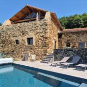 Aubié superbe propriété pour 20 avec piscine