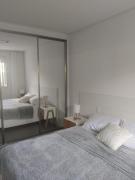 Apartamento ensolarado e com muito verde - Sunny apartment with lots of greenery