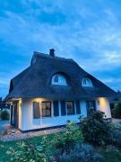 Idyllisches Reethaus in Strandnähe mit Comfort