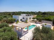 Villa Monti - Elegant Villa with Pool in Itria Valley