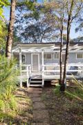 A Classic Beach House - Waterfront Access and Short Walk to Beach