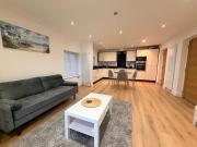 Sleek Modern 2BDR Flat in Charming Pinner