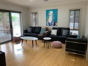 Large Five Bdrm Home Near Beach