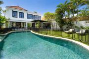 4 bedroom villa in Canggu with private pool, pool fence & garden