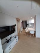 New house 2809 ,Wolgot subway station area,6 personscale 3 largerooms,2 bathrooms, 3 queen beds,Large living room and dining area,very high floor, fantastic view ,,,Minimum stay 3 nights 4 days