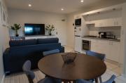 2x Studio Apartments in Islington each with AC, Bathroom, Kitchen, Laundry, Balcony and Wifi