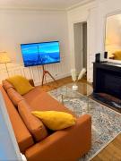 YZY LOC Paris Moulin-Rouge