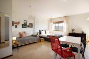 Casa Guilhermina, Sunny Studio with Balcony