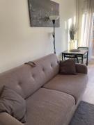 Charmant studio avec terrasse proche métro 11, dans une résidence calme, tout équipé