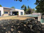 Maison piscine débordement