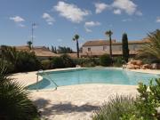 Pavillon 5 pers avec terrasse, piscine et parking privé - FR-1-781-94