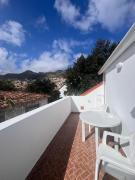 Machico Village Apartment - private terrace and car park