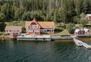 Historic Summer House By The Water On Ulvön