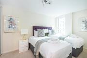 Zone 1 , 2 Bed Apt , Tube Station 2 Mins Walk , Ideal For Leisure , Families , Contractors Stays , Weekly Offers , Sleeps 4