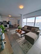 Luxury central 1BR with city view