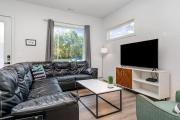 Modern Queen City Retreat-Sleeps 10