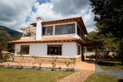 Casa de campo inmersa en belleza natural-Estancia Nirvana