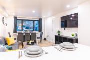 Modern 3 Bed House near Stratford & Excel - Sleeps 8 Guests