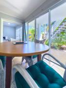 Top Airlie Beach