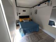 Sueño Dorado Container